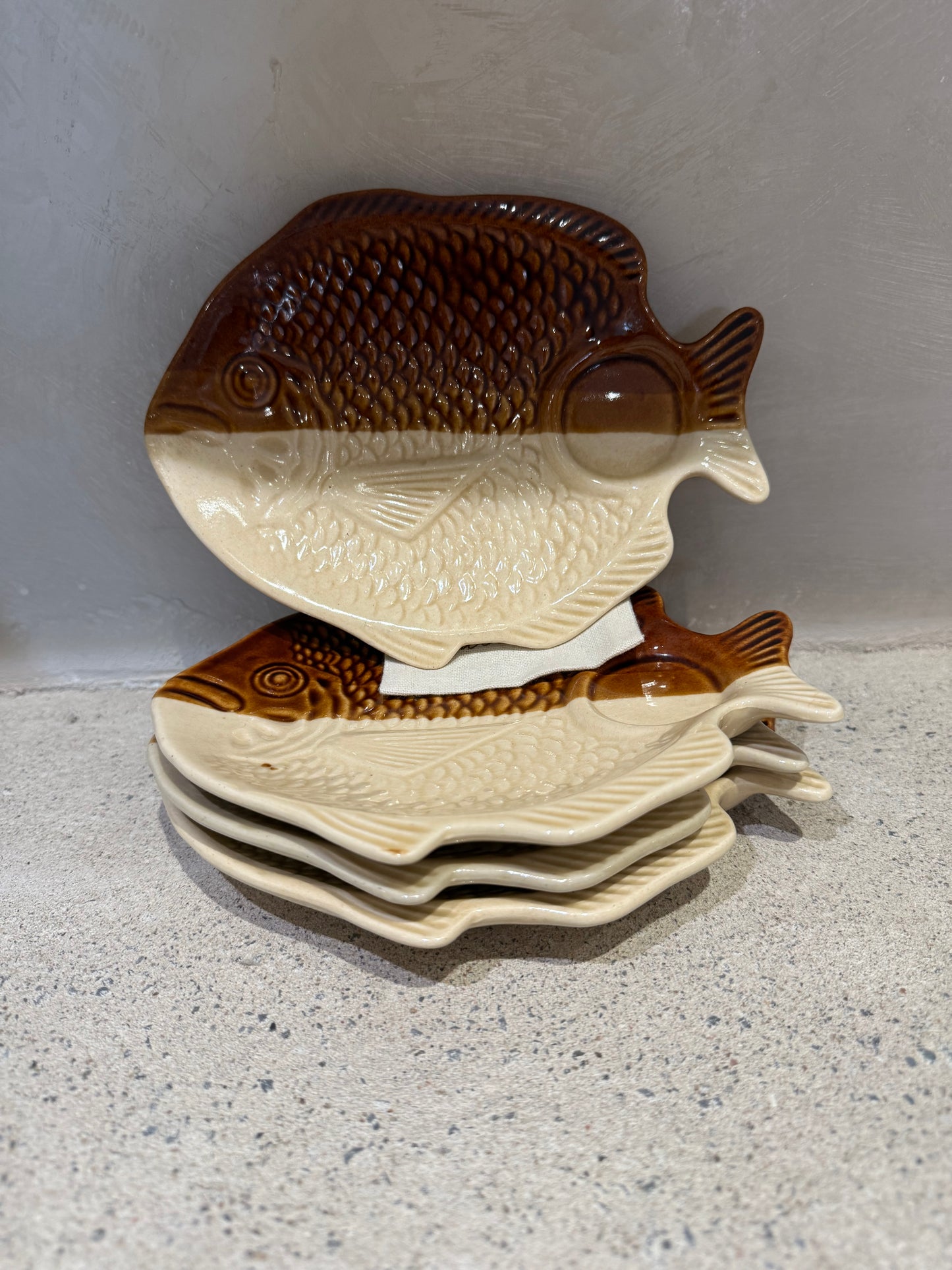 Set of 4 Beige & Brown Small Appetizer Fish Plates