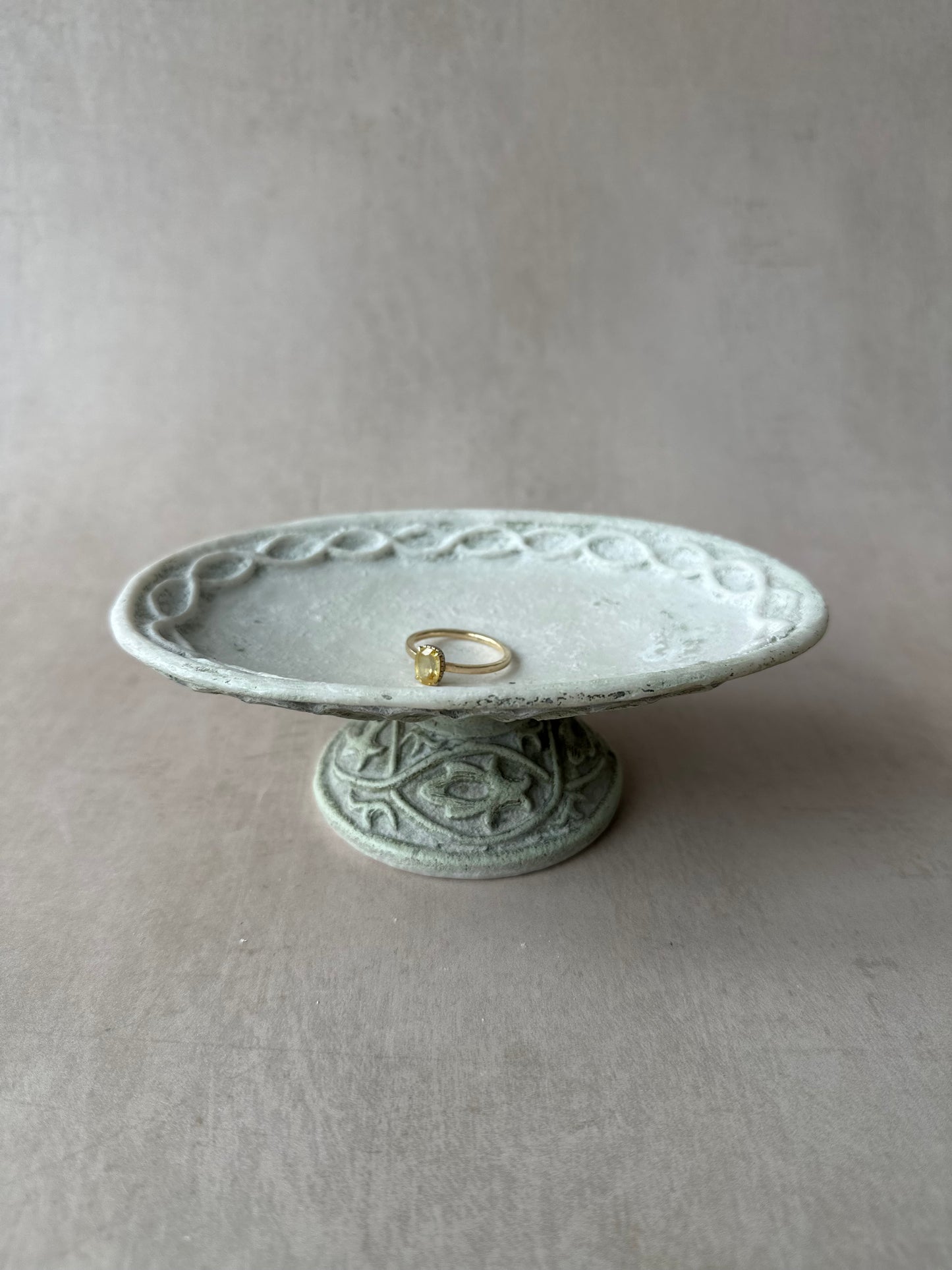Pedestal Soap Dish