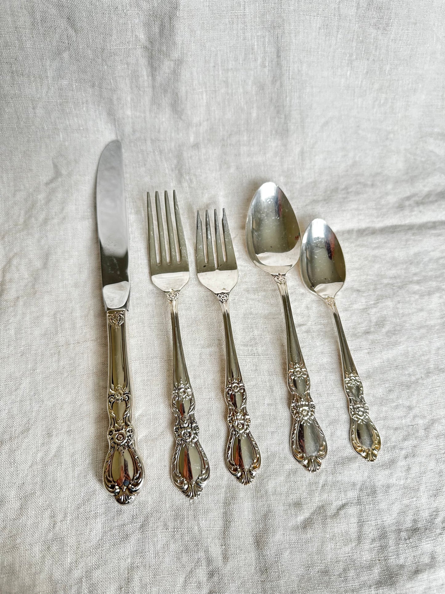 1947 Rogers Bro Cutlery Set with Ornate handles
