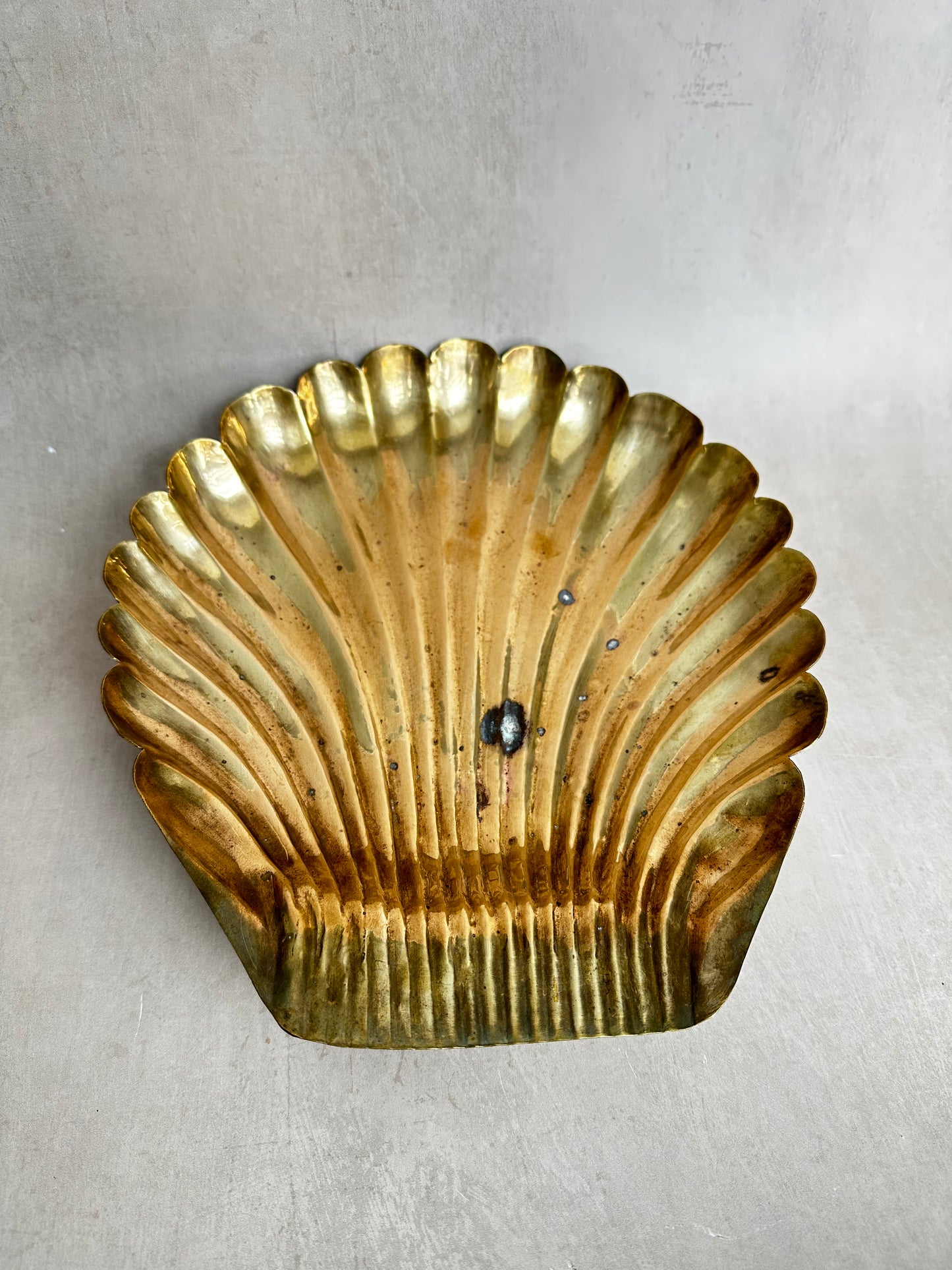 Grande coquille en laiton