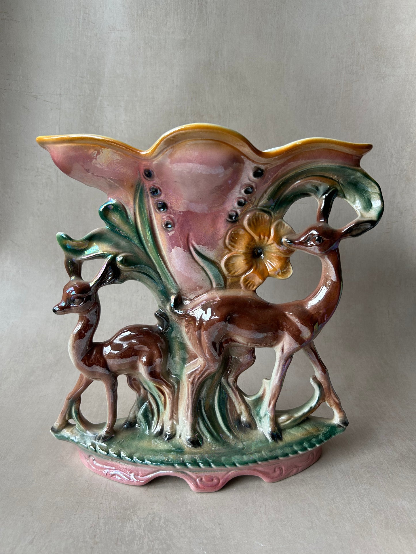 Vase en porcelaine italienne des années 1930 en forme de faon