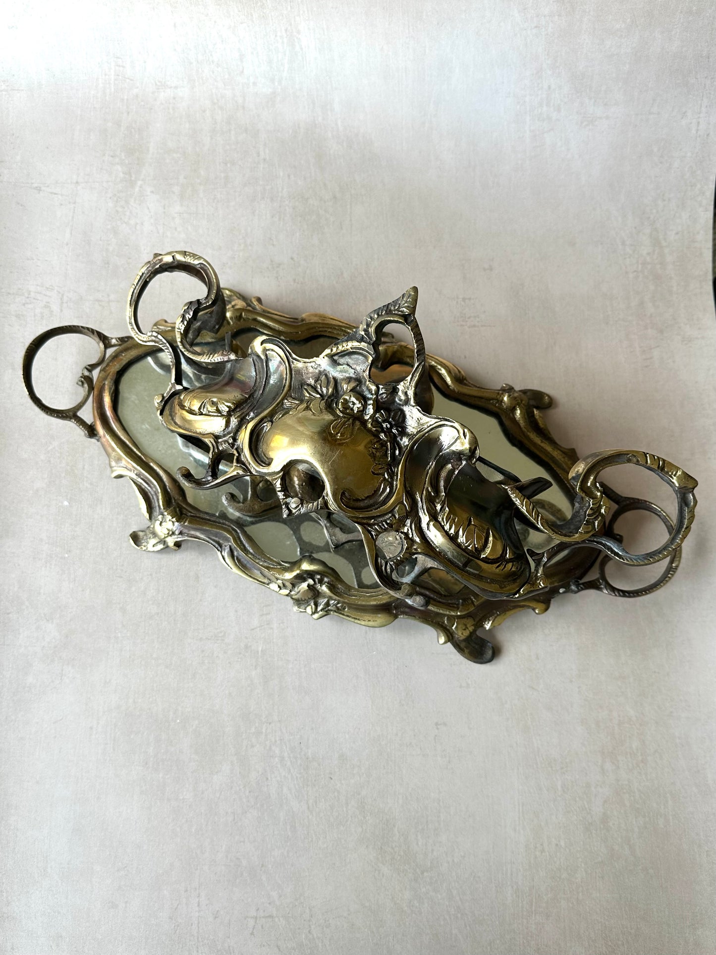 Jardinière en laiton non laqué de style Louis XV avec base, XIXe siècle