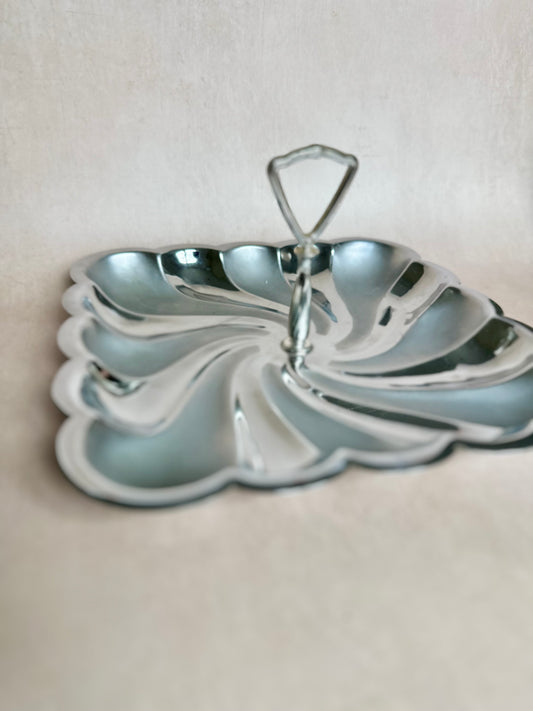 Scalloped Edge Stainless Keyhole Handle Tray