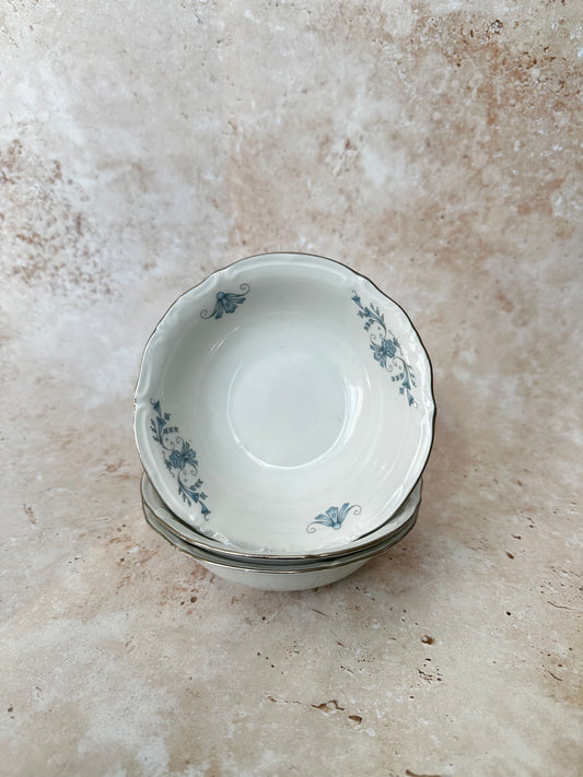 Petits bols à fleurs bleus de Regency par Cmielow