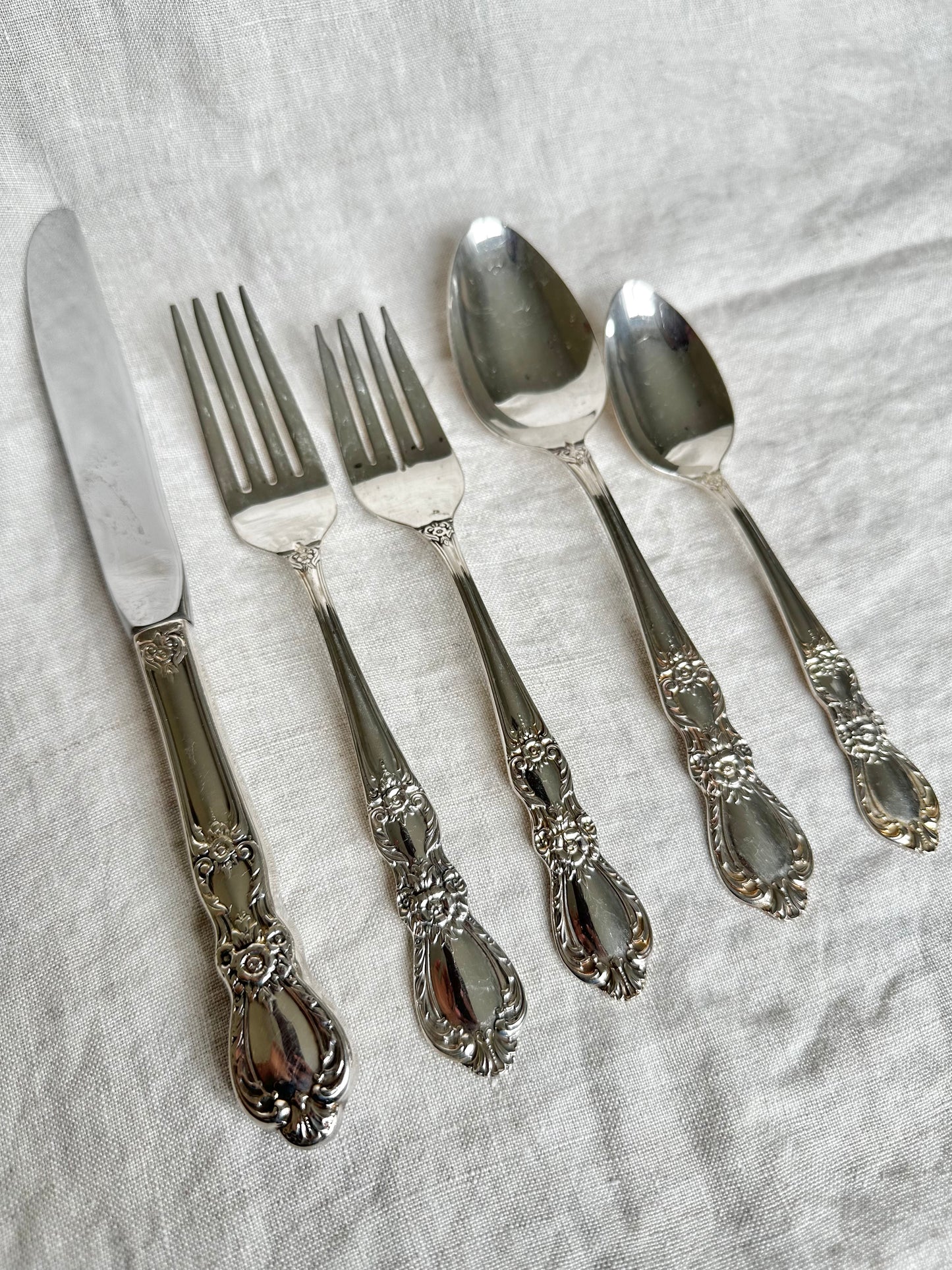 1947 Rogers Bro Cutlery Set with Ornate handles