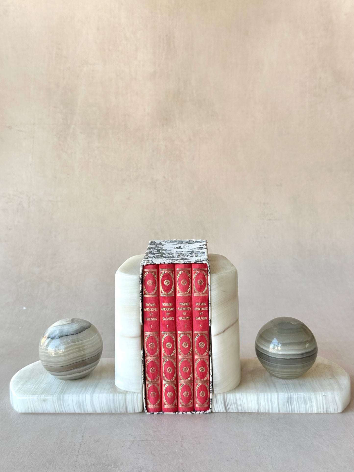 Serre-livres en forme de globe en marbre